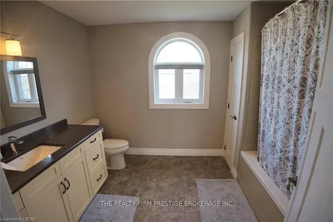 18574 ERIE SHORE Drive, ON N0L 1A0