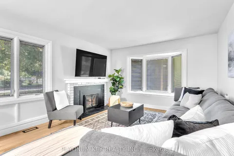 112 Ontario Street, ON N7G 1B6