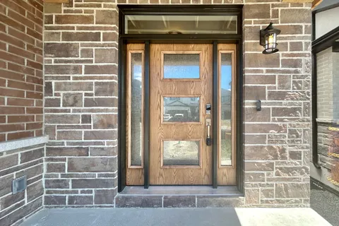 14 Peace River Street, ON K8N 0V6