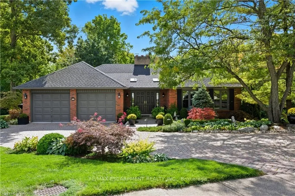 9 Mays Crescent, ON L8B 0G4