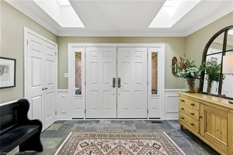 9 Mays Crescent, ON L8B 0G4