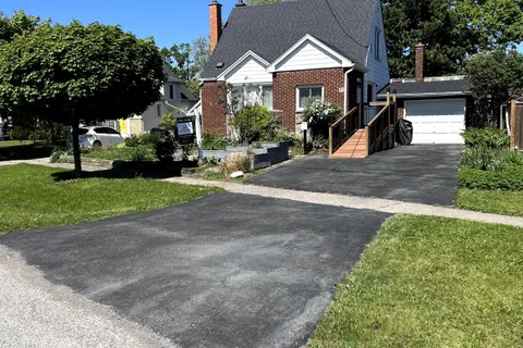 18 Flanders Avenue, ON L2M 5X3