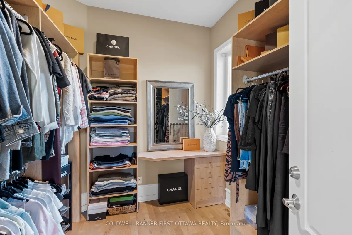 358 River Road, ON K1V 1R8