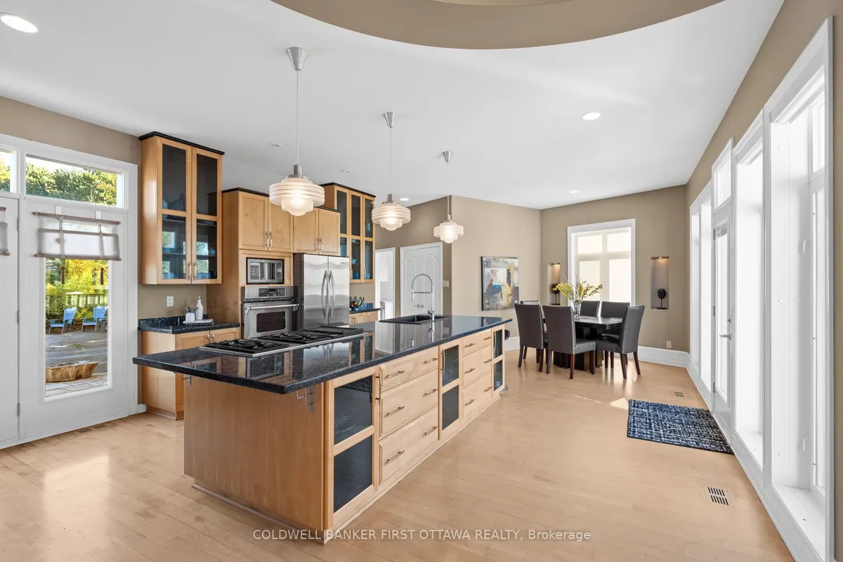 358 River Road, ON K1V 1R8