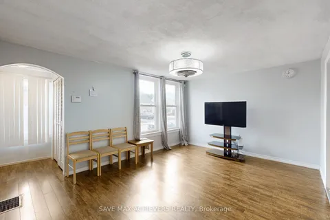 43 Normanhurst Avenue, ON L8H 5M3