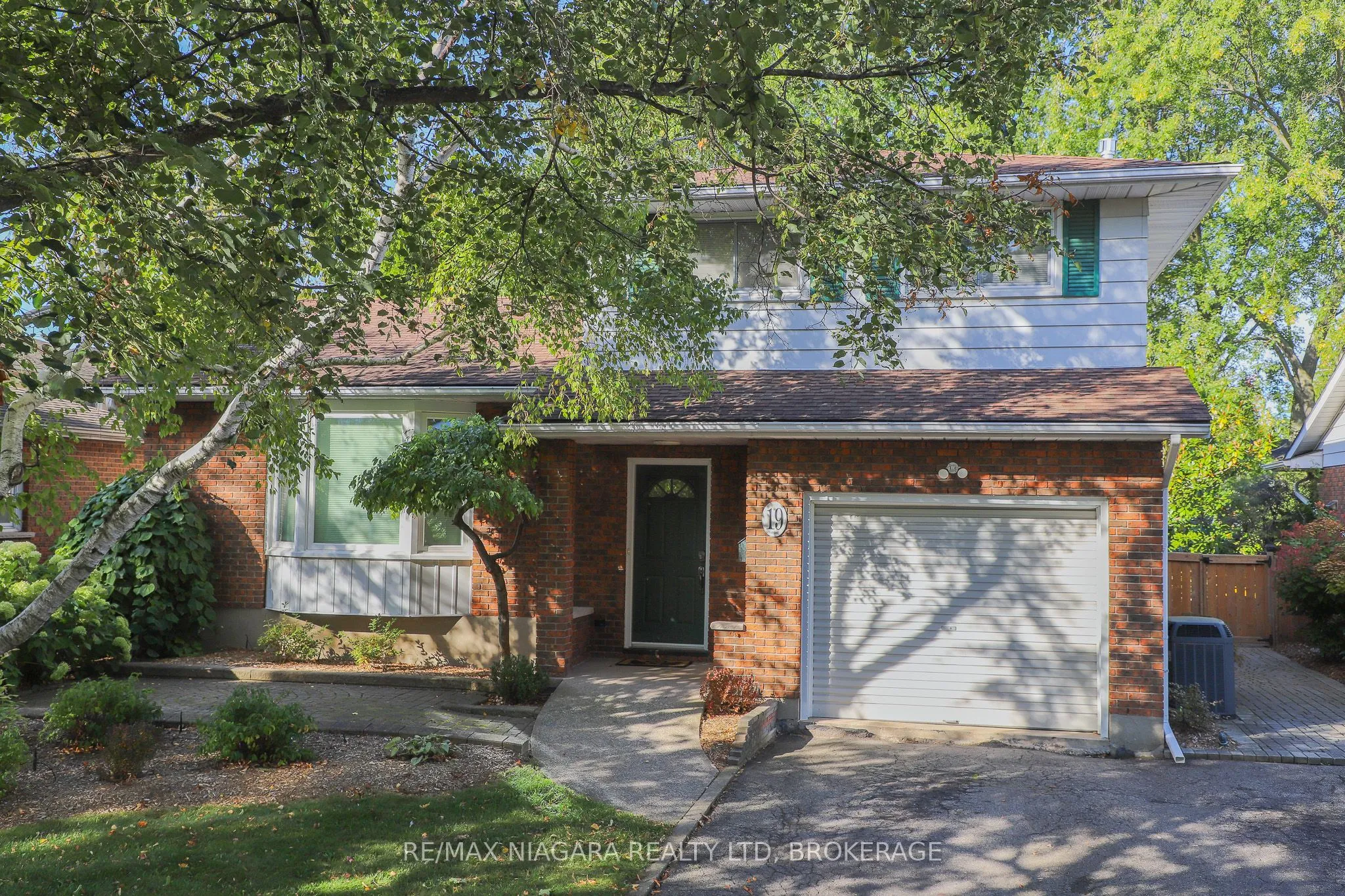 19 Jessica Drive, ON L2M 6V9