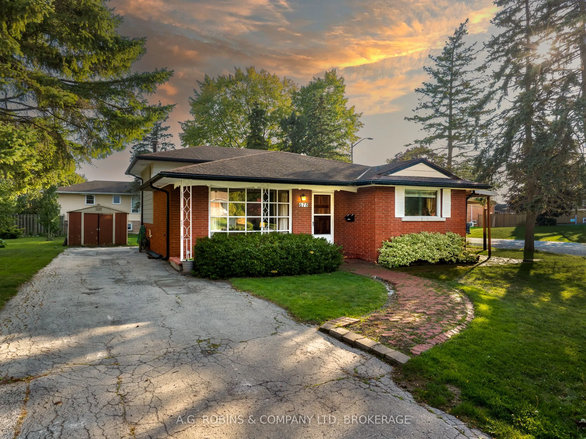 678 Sugarloaf Street, ON L3K 2R5