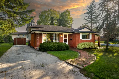 678 Sugarloaf Street, ON L3K 2R5