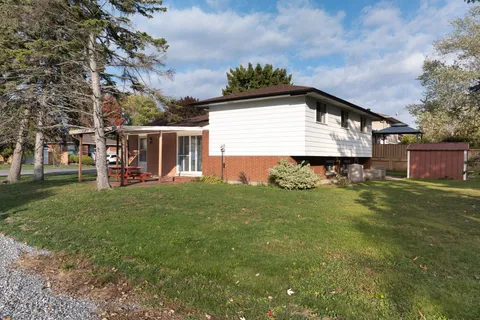 678 Sugarloaf Street, ON L3K 2R5