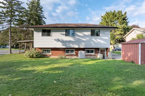 678 Sugarloaf Street, ON L3K 2R5