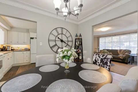 387 Lee Avenue, ON N2K 2G2