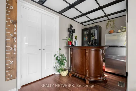 33 Rosedale Avenue, ON L2P 1Y6