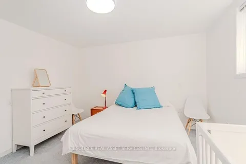 9 Indian Crescent, ON P0B 1J0