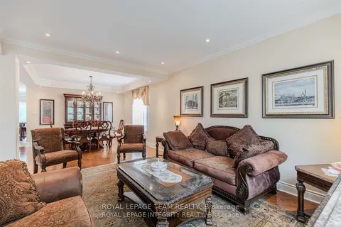 313 Eckerson Avenue, ON K2S 0K8