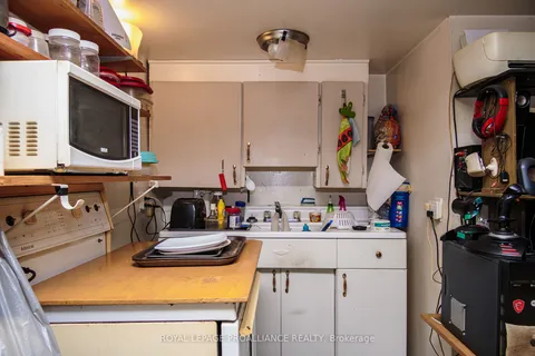 166 West Street, ON K8V 2M7