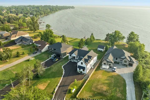 48 Pleasant View Crescent, ON K0M 2C0