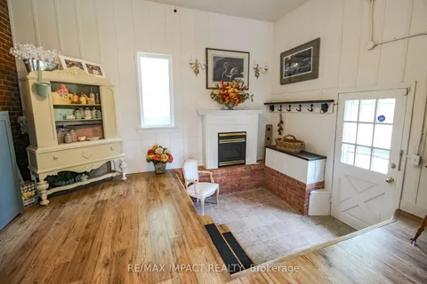 33 Division Street, ON K0K 1S0