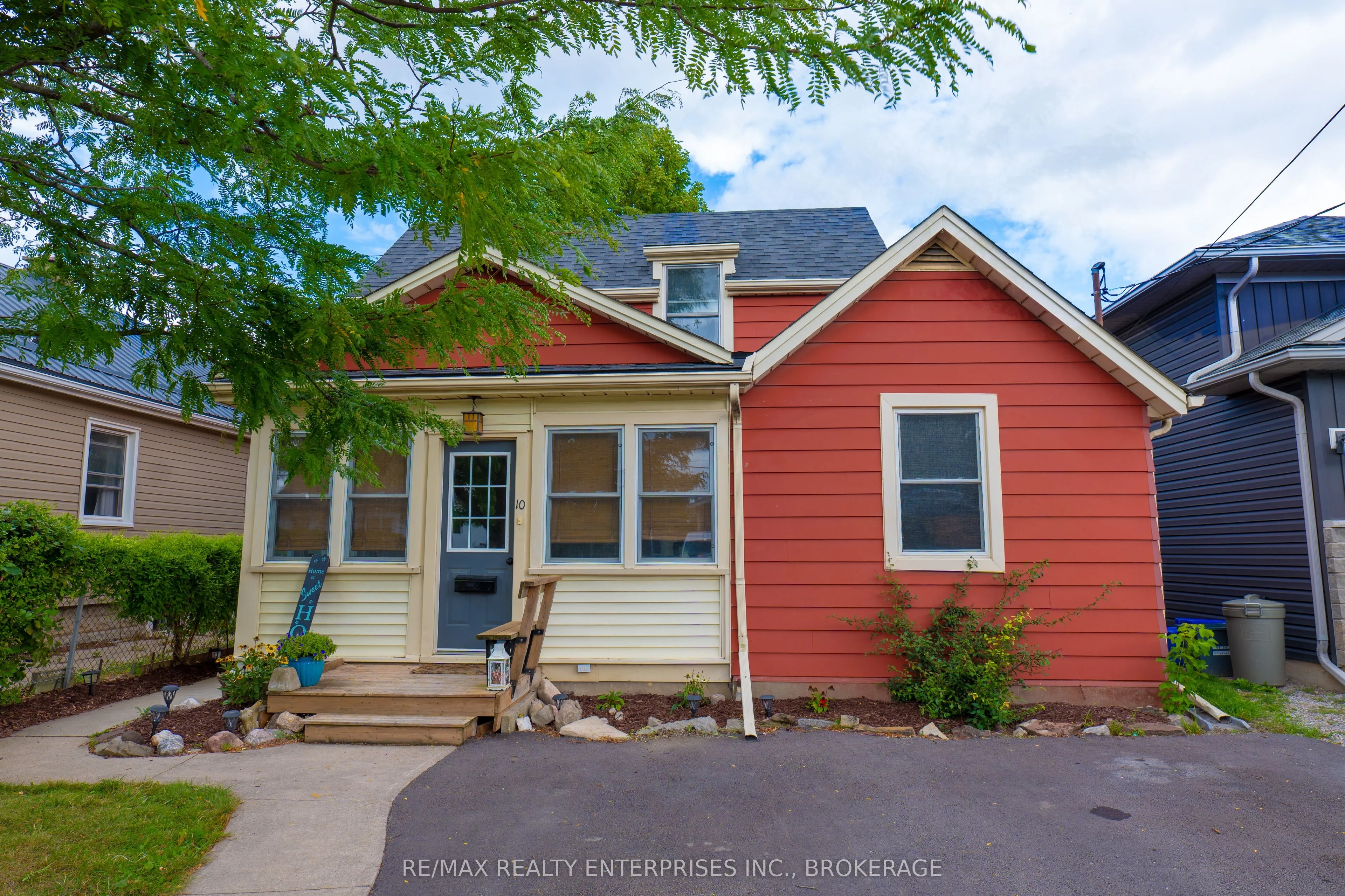 10 Antwerp Street, ON L2S 1J8