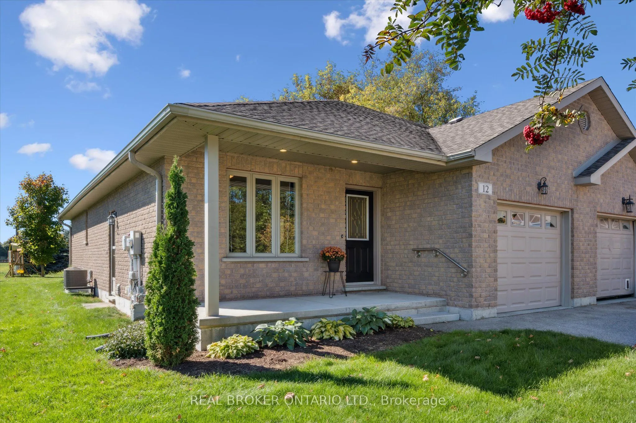 12 Caroline Street, ON N0G 2K0