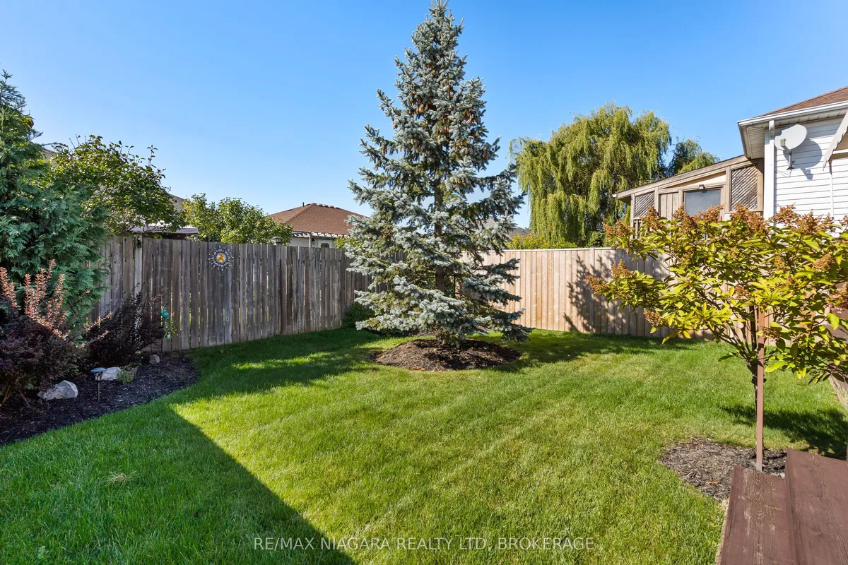 208 Autumn Crescent, ON L3C 7K2