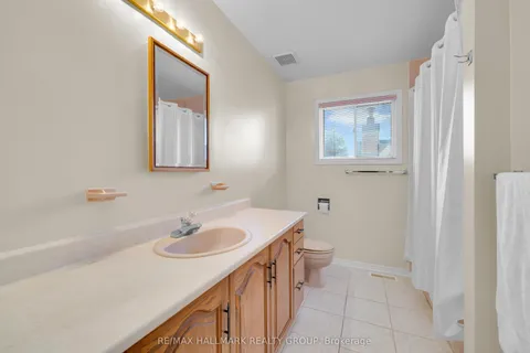 1396 Larose Avenue, ON K1Z 7X7