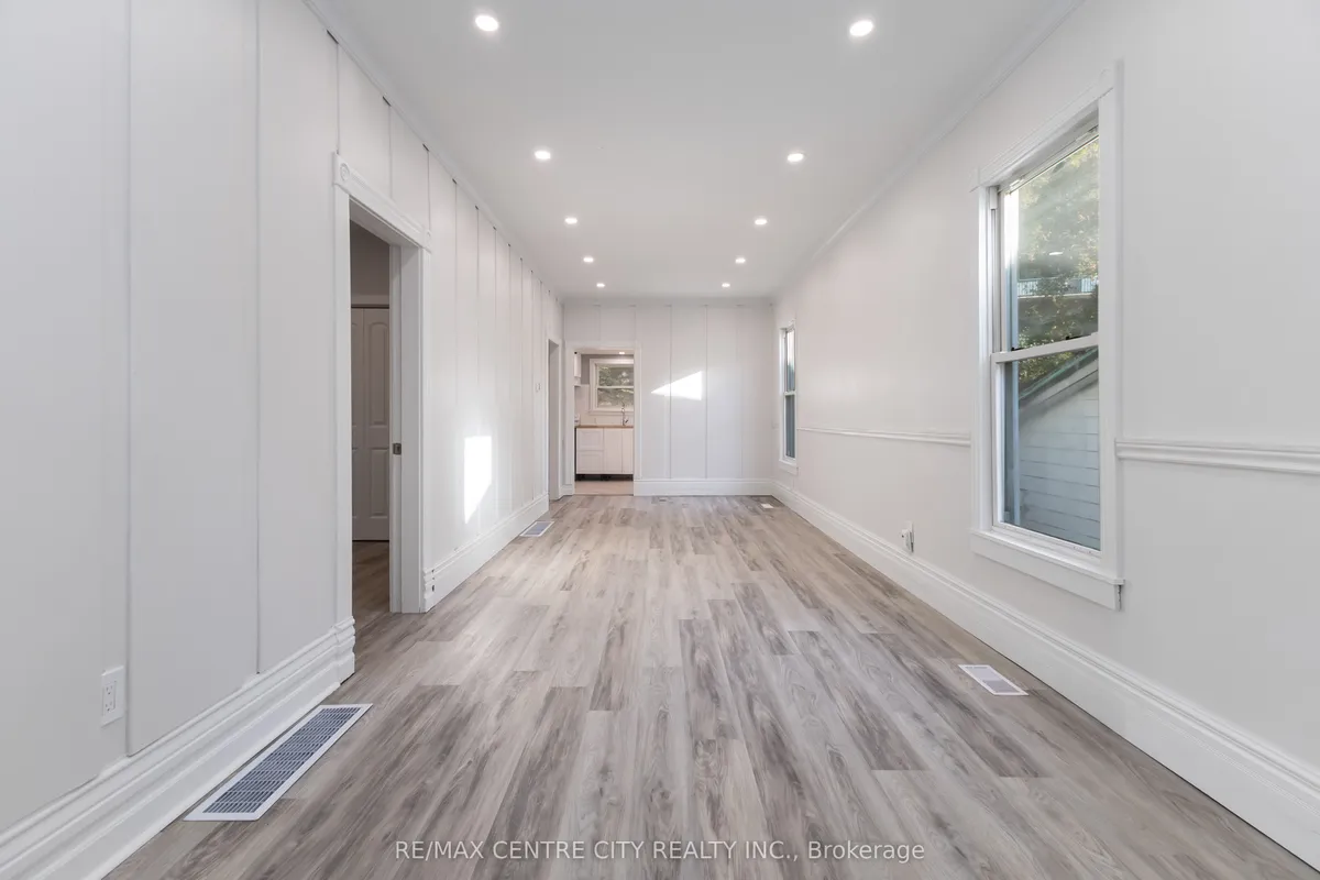 97 Walnut Street, ON N6H 1C3