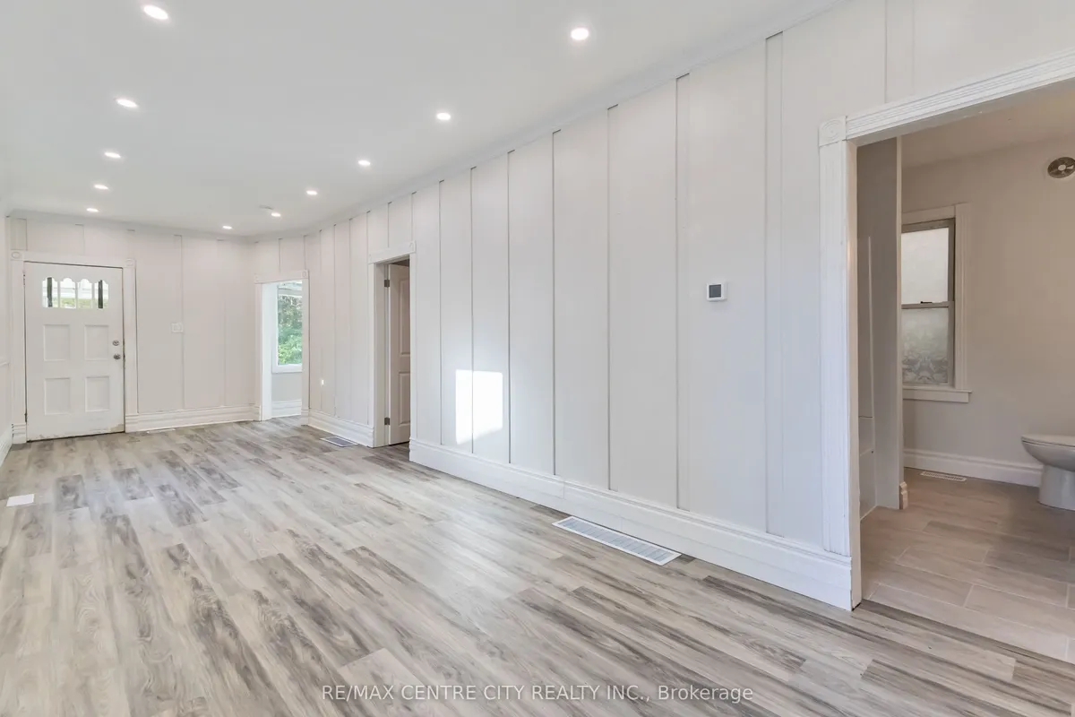 97 Walnut Street, ON N6H 1C3