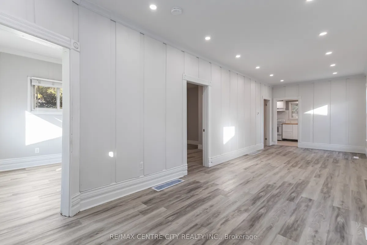 97 Walnut Street, ON N6H 1C3