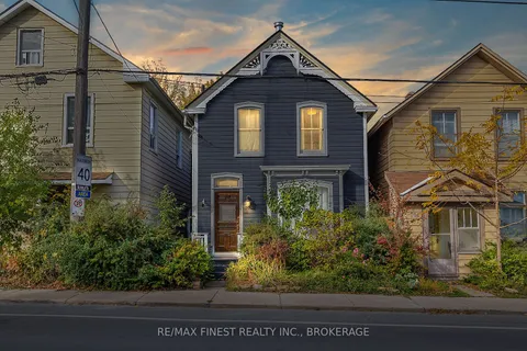 202 Montreal Street, ON K7K 3G4