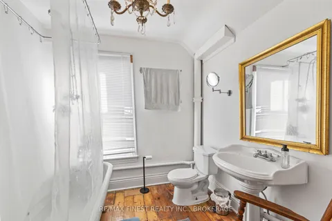 202 Montreal Street, ON K7K 3G4