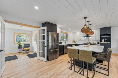 31 Sprucedale Street, ON K0L 1M0