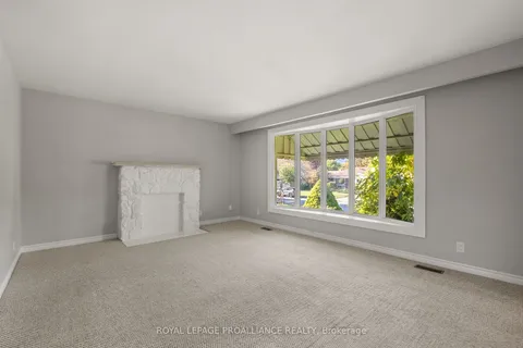 598 Hayden Crescent, ON K9A 2V2