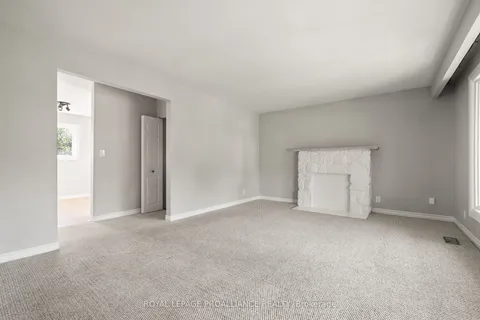 598 Hayden Crescent, ON K9A 2V2