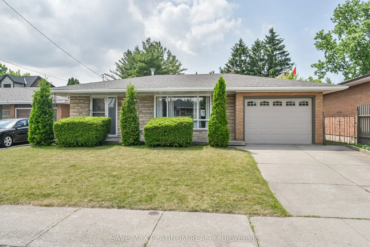 18 Gardenia Court, ON L8K 3X6