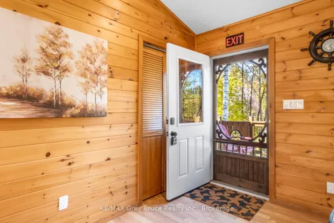 104 Maple Drive, ON N0H 1Z0