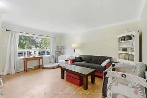 36 Woodelm Drive, ON L2M 4N3