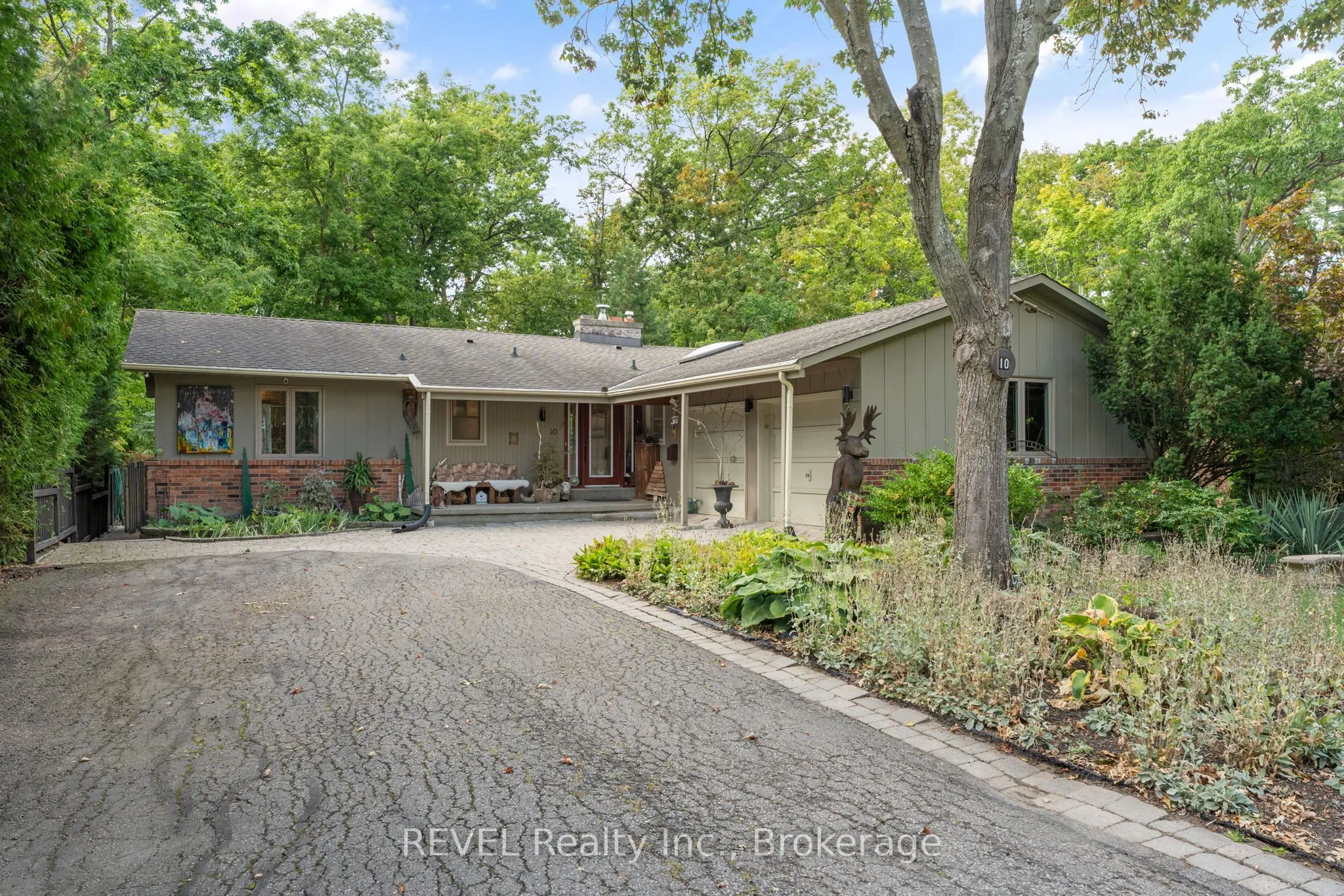 10 Woodington Crescent, ON L2T 3T7