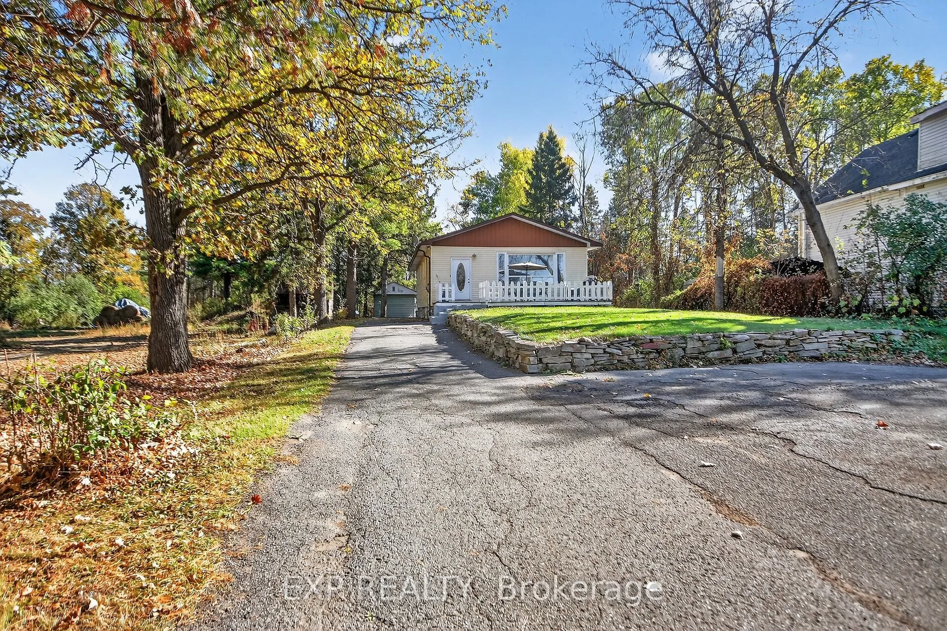 96 Constance Lake Road, ON K2K 1X7