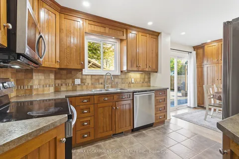 23 Glengrove Avenue, ON L3M 4L6