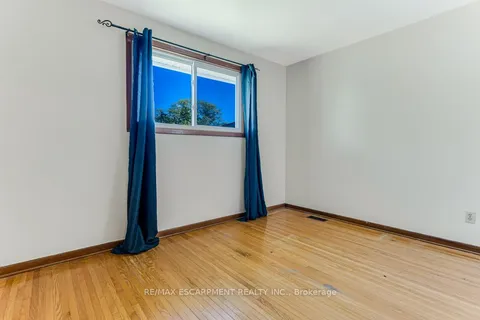 12 Shoreline Drive, ON L2N 3V8