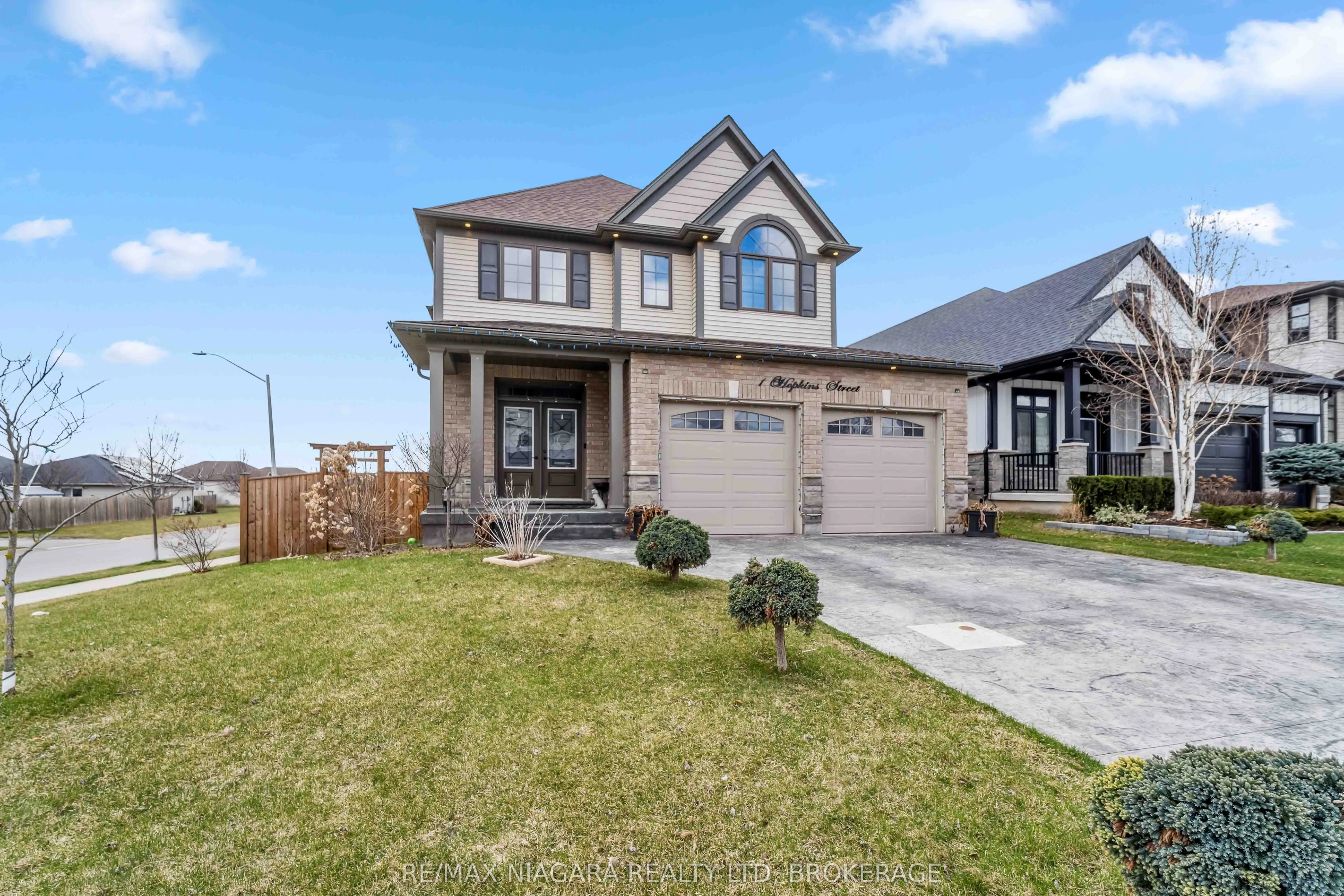 1 Hopkins Street, ON L2V 0E6