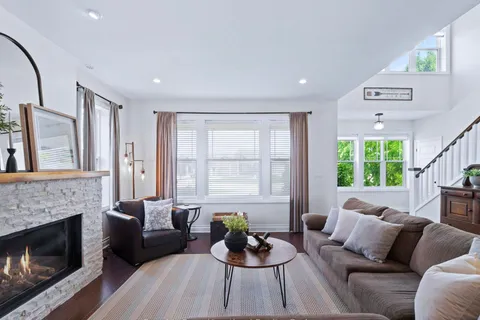 24 THIMBLEWEED Drive, ON N0M 1G0