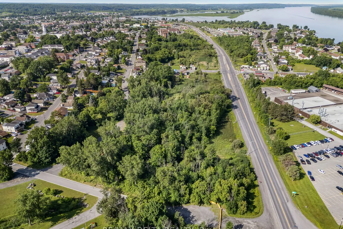 125 Edwards Street, ON K4K 1J1