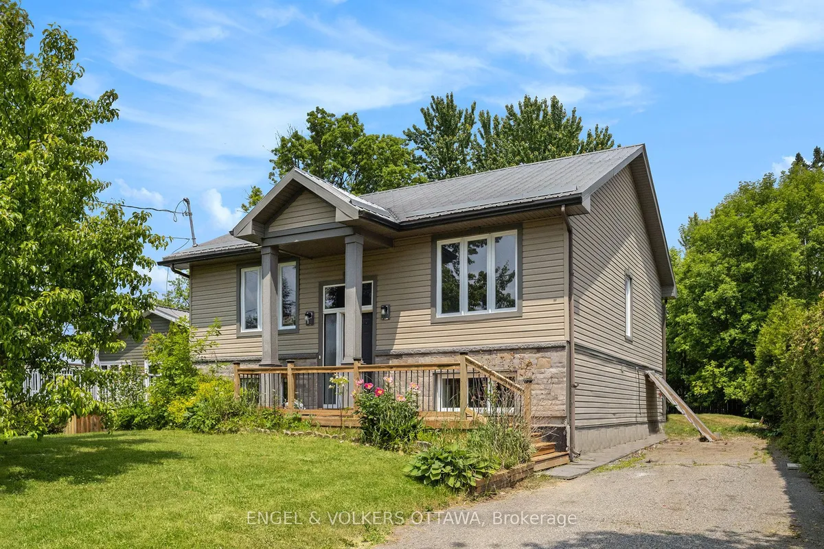 1095 Morin Road, ON K4C 1A5