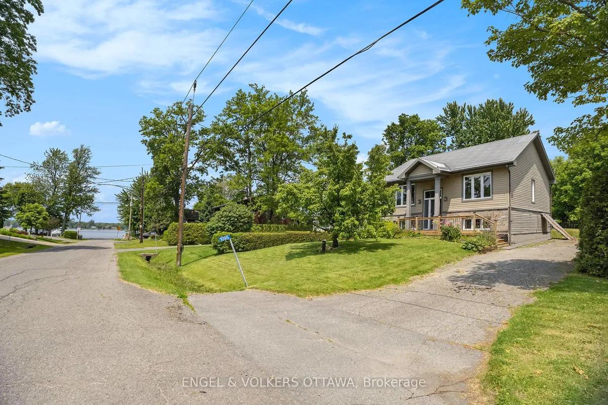 1095 Morin Road, ON K4C 1A5
