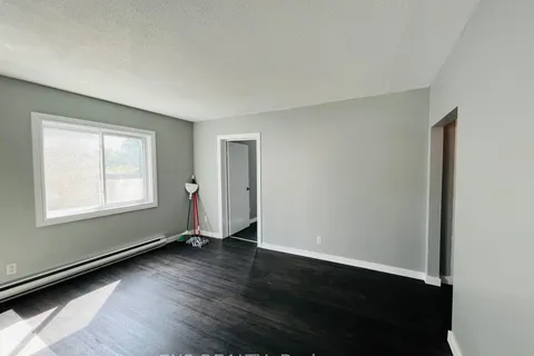 23 Lowrey Street, ON K1Y 2S5