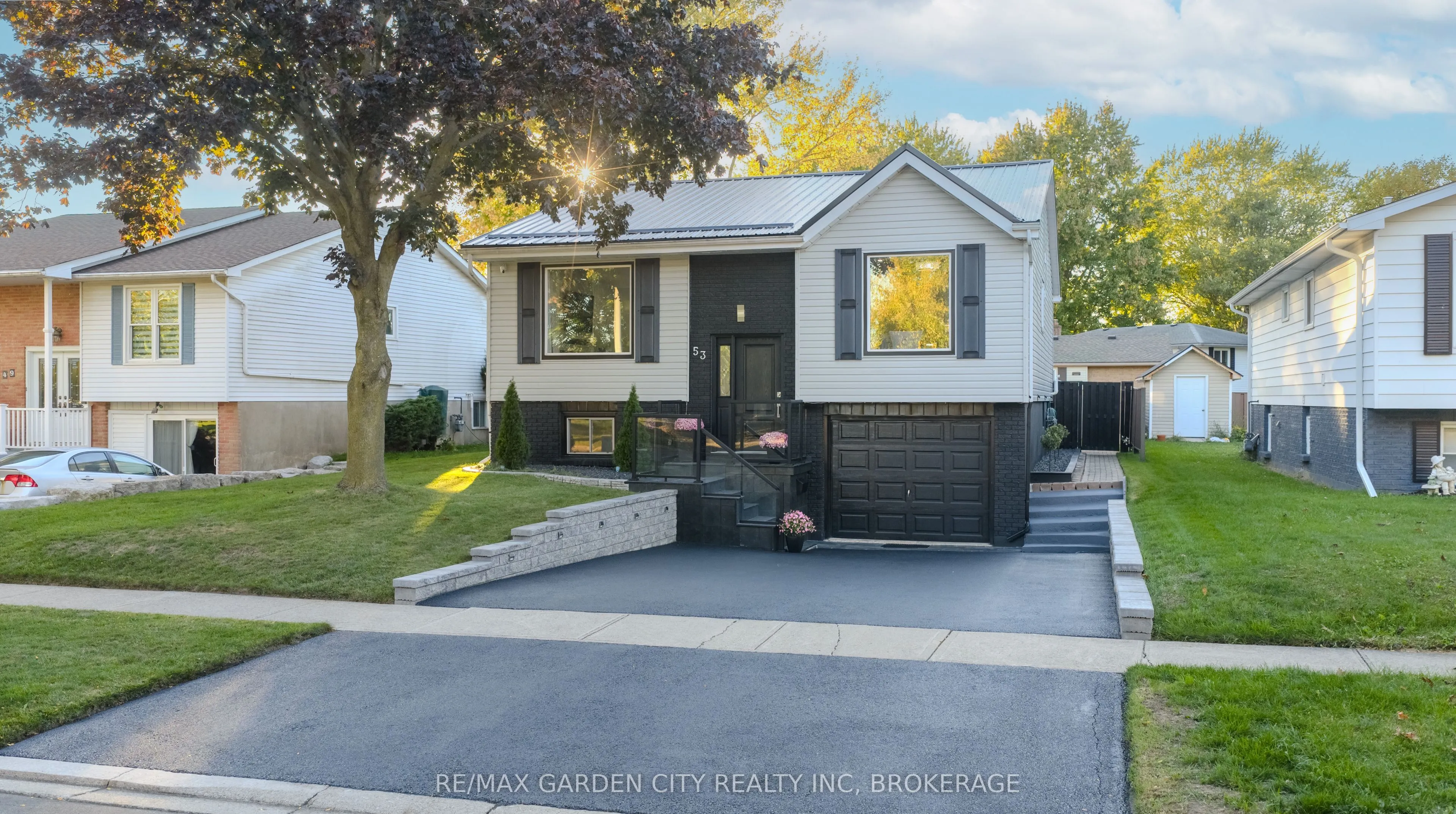 53 Brant Avenue, ON L3C 6C6