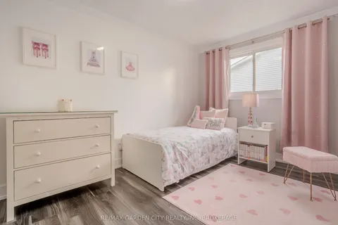 53 Brant Avenue, ON L3C 6C6