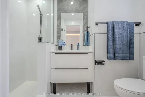 53 Brant Avenue, ON L3C 6C6