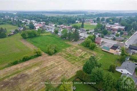 3748 CHAMPLAIN Street, ON K0A 1E0